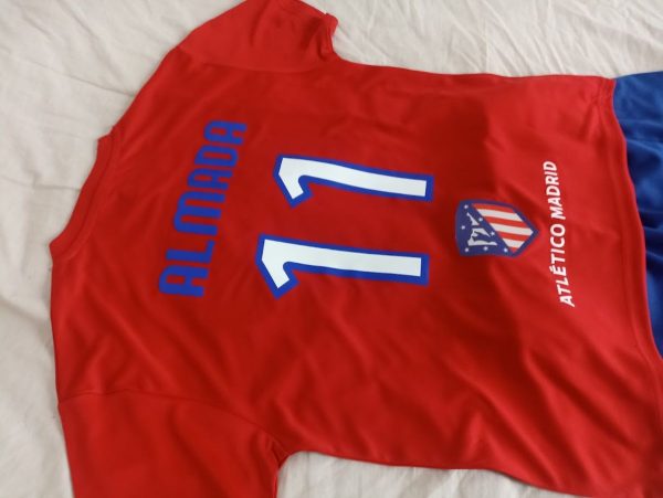 Equipode futbol atletico de madrid Almada para niño