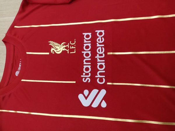 Equipo Liverpool personalizado niño