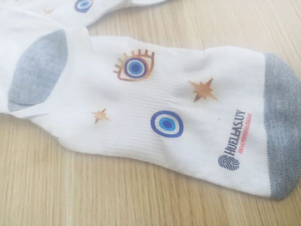 Medias personalizadas con logo y mensaje