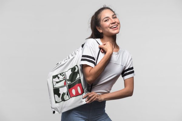Bolso tipo mochila con cordon