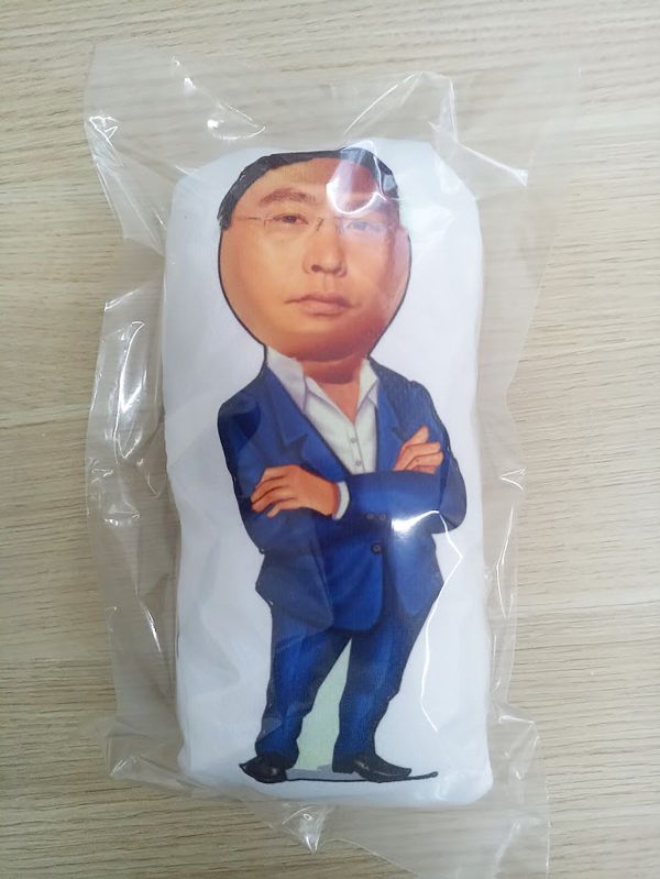 Peluches politicos reales caricaturas