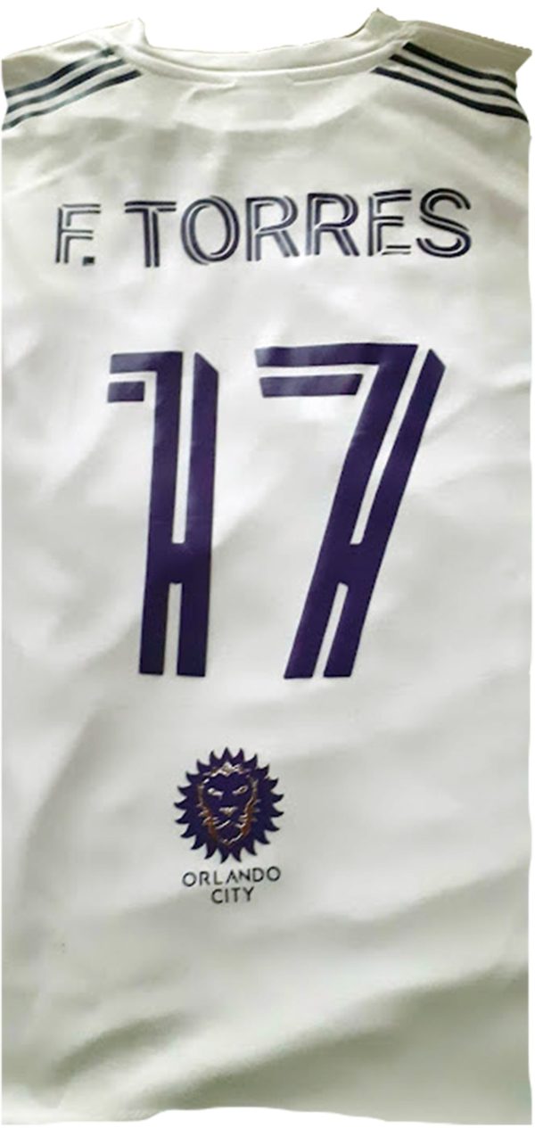 Equipo para niño Orlando City Facu Torres